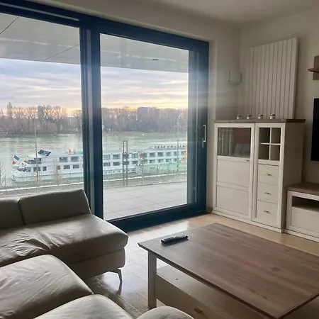 Eurovea Riverside Luxury 아파트